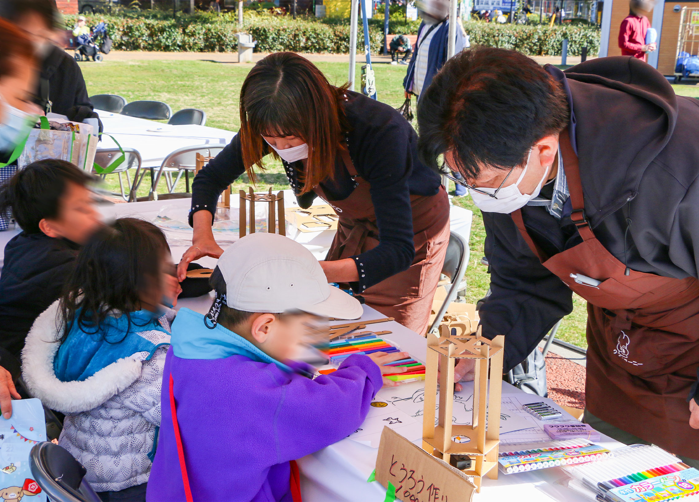 今年のワークショップは灯篭(とうろう)づくり！